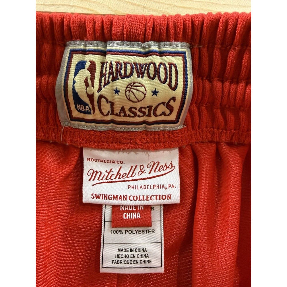 Chicago Bulls Men’s Medium Mitchell & Ness Hardwood Classics Shorts Red Swingman - Picture 6 of 9